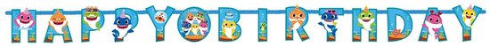 Blauwe papieren 'Happy Birthday' slinger met Baby Shark karakters in plaats van letters.