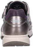 Achterkant van roze Gabor Rollingsoft sneaker met zilveren en bordeauxrode accenten.