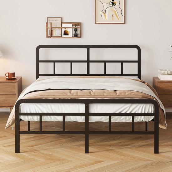 Metalen Bedframe 140x200 cm – Tweepersoons Platformbed met Gebogen Hoofdeinde en Voeteneinde – Zwaar Stalen Lattenbodem, Piepvrij & Extra Stevig tot 500 kg – Opbergruimte Onder Bed – Eenvoudige Montage