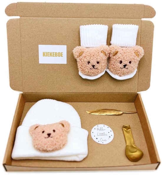 Kraamcadeau Brievenbuspakket Witte muts + sok - cadeau babyshower, cadeau zwangerschap felicitatie, geboortecadeau, babymuts en babysokjes - kraamcadeau rechtstreeks versturen mogelijk — afbeelding 5