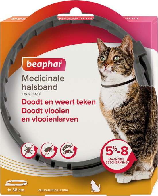 Verpakking van de grijze Beaphar medicinale halsband voor katten. Met een kattenkop, illustraties van teken en vlooien en tekst '5½-8 maanden bescherming'.