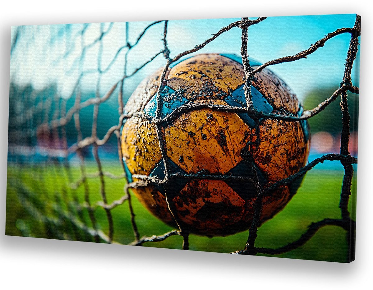 Voetbal in doelnet gevangen - Voetbal schilderij op canvas - Muurkunst bal - Realistische kunst - Moderne schilderijen - Canvas schilderij woonkamer - canvas 45x30 cm