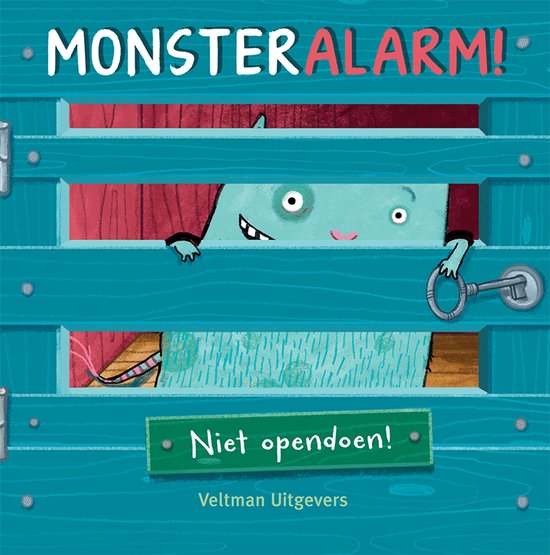 Boek met een blauw houten hek. Een blauw monster met grote ogen kijkt er doorheen. Tekst 'MONSTERALARM! Niet open doen!'