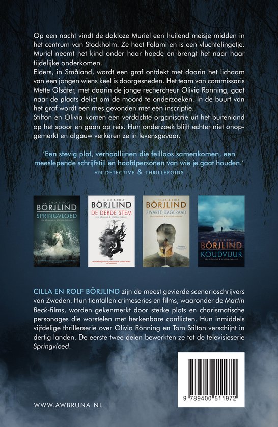 Achterkant van een boek met tekst en afbeeldingen van vier boekomslagen van de serie. Van links naar rechts: 'Springvloed', 'De Derde Stem', 'Zwarte Dageraad', 'Koudvuur'.