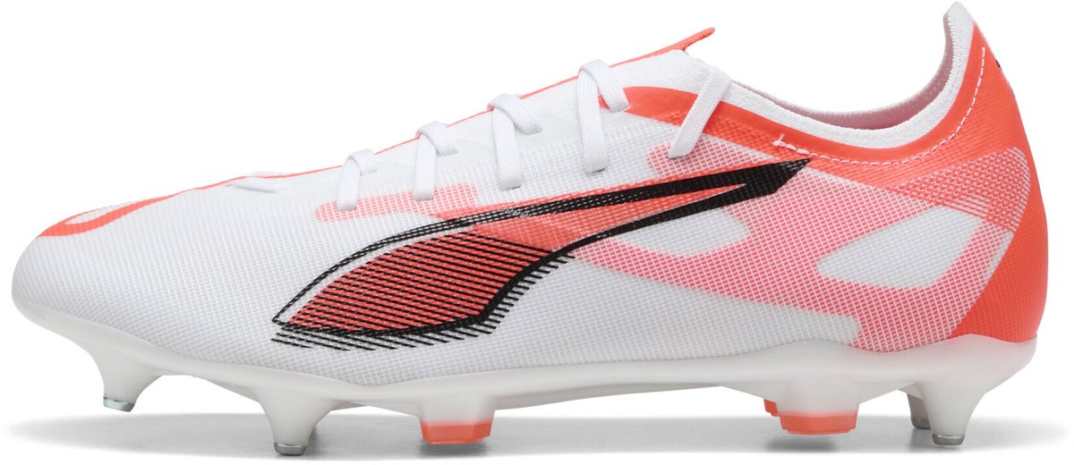 Puma Ultra 5 Match Mxsg voetbalschoenen in wit met oranje accenten, lichtgewicht mesh bovenwerk en TPU-buitenzool.