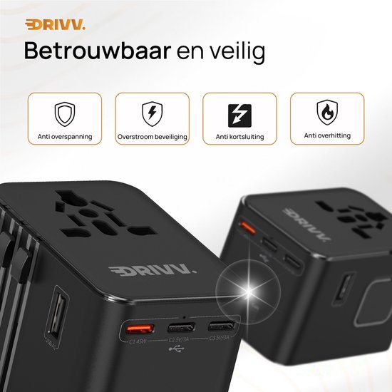 Zwarte DRIVV. wereldstekker met 4 universele stopcontacten, 2 USB-A en 3 USB-C poorten. Beveiligingen: Anti overspanning, Overstroom, Kortsluiting, Oververhitting.