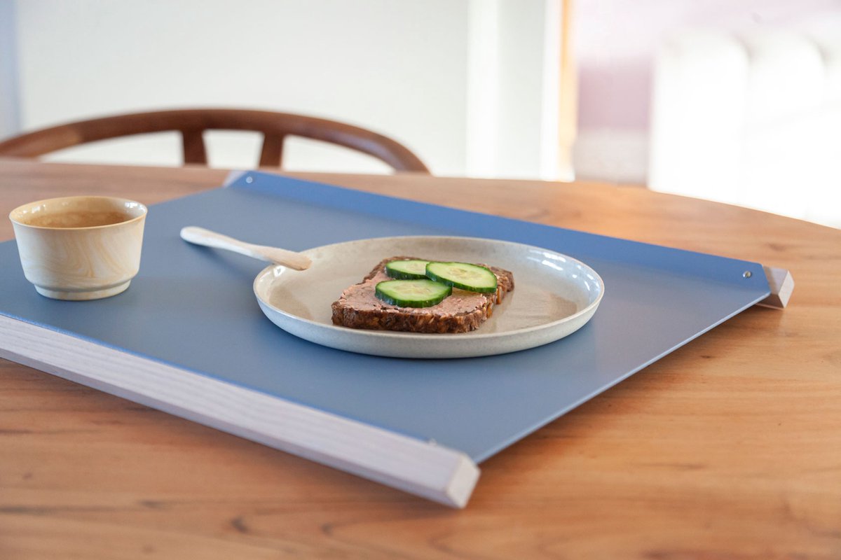 Angled Tray L blauw | aluminium design dienblad en organizer