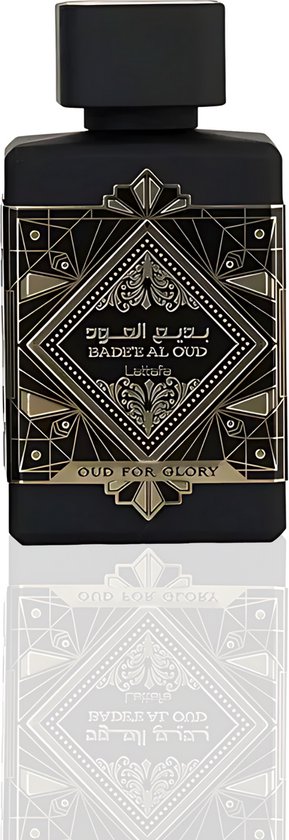Zwarte Lattafa "Oud For Glory" "Badee Al Oud" Eau de Parfum fles met gouden geometrisch design.