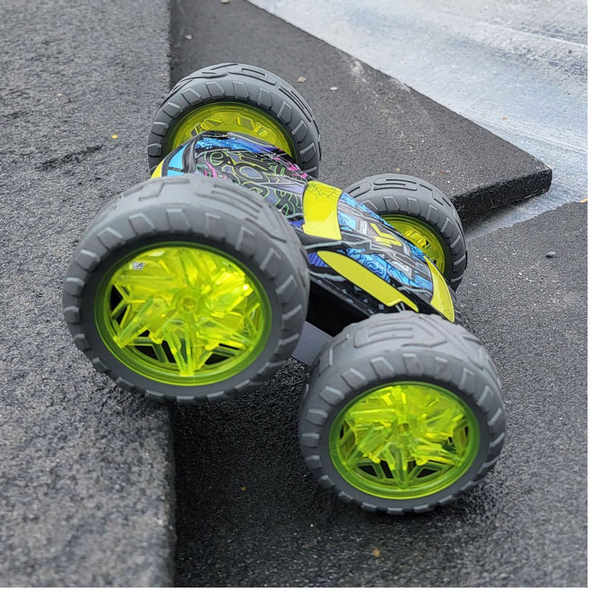 Exost RC 360 Cross Flash Stuntauto groen 1:18 - Flashing wheels - Incl. oplaadbare batterij - RC auto — afbeelding 13