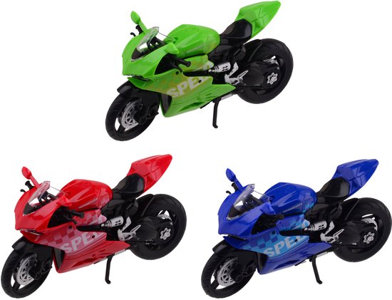 Drie speelgoedmotoren: groen, rood en blauw, schaal 1:12, met "SPE" logo.