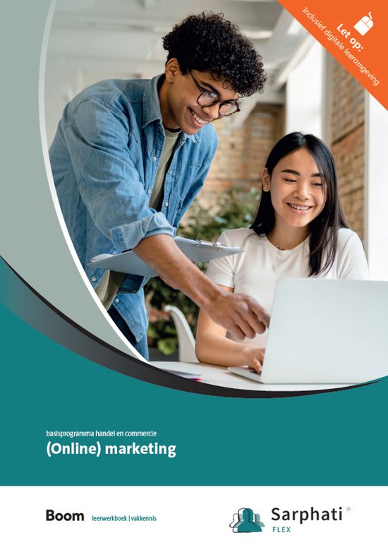 Jonge man met bril in spijkerjasje wijst naar laptop bij lachende vrouw met wit shirt. Tekst 'basisprogramma handel en commercie (Online) marketing'.