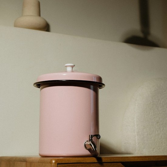Ecofiltro 5L Baby Pink detail van geëmailleerd stalen afwerking