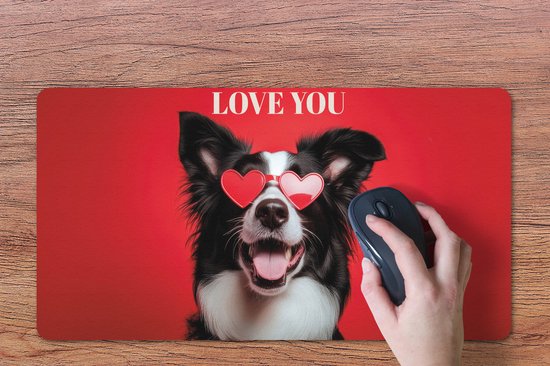 Bureau onderlegger 60x30 cm - Muismat Hond - Hartjesbril - Loveyou - Rood - Bureaulegger xl - Desk mat beschermer - Computer muismatten