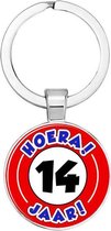 Akyol - Hoera 14 jaar Sleutelhanger - Verjaardag - Jarige job - Leuke kado voor iemand die bijna jarig is - 2,5 x 2,5 CM