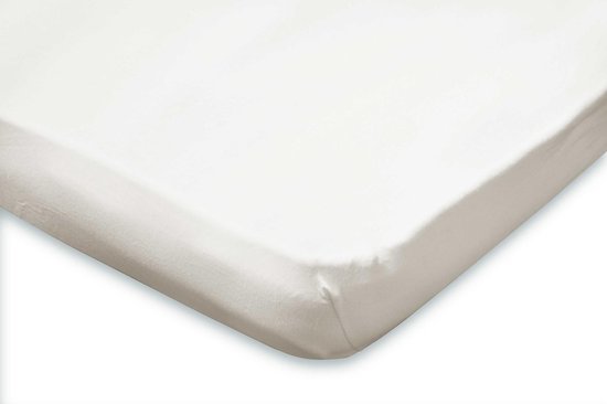 Drap housse en jersey blanc avec coins élastiques.