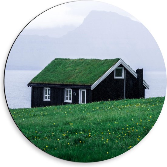 Dibond Wandcirkel - Huisje aan de Dijk met Gras - 50x50cm Foto op Aluminium Wandcirkel (met ophangsysteem)