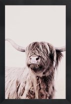 JUNIQE - Poster in houten lijst Highland Cattle Frida Crème -20x30