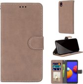 Voor Samsung Galaxy A01 Core Retro Frosted Horizontale Flip PU lederen tas met houder & kaartsleuven & portemonnee & fotolijst (beige)