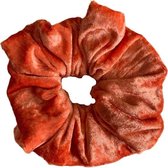 Scrunchie - Oversized - Handmade - Effen - Velours - Oranje - Diameter circa 15 cm - Zacht voor je haar - Leuke variant voor elastiekjes - Haaraccessoires - haarwokkel - Fashiongoodiez.nl