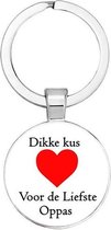 Akyol - Dikke kus voor de liefste oppas Sleutelhanger - Liefde - Oppas - Leuk kado voor je oppas om te geven - 2,5 x 2,5 CM
