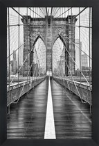 JUNIQE - Poster in houten lijst Brooklyn Bridge -60x90 /Wit & Zwart