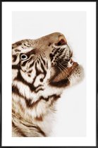 JUNIQE - Poster met kunststof lijst Portrait of a Future King -60x90