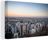 Canvas Schilderij Schemering boven de stad Belo Horizonte in Brazilië - 120x80 cm - Wanddecoratie