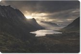 Muismat Lofoten eilanden Noorwegen - Lichtstralen bij de gebergtes op de Lofoten muismat rubber - 40x30 cm - Muismat met foto