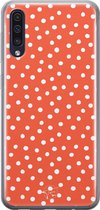 Samsung Galaxy A50 siliconen hoesje - Oranje stippen - Soft Case Telefoonhoesje - Oranje - Gestipt