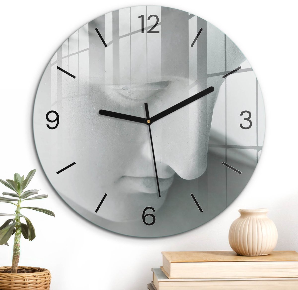 ArtPrintCave Wit Glazen Klok - Wandklok 30 cm - Muurklok Rond - Elegant Beeldhouwwerk Stille Wandklok - Mensen Wandklok Keuken - Zwarte Klokwijzers