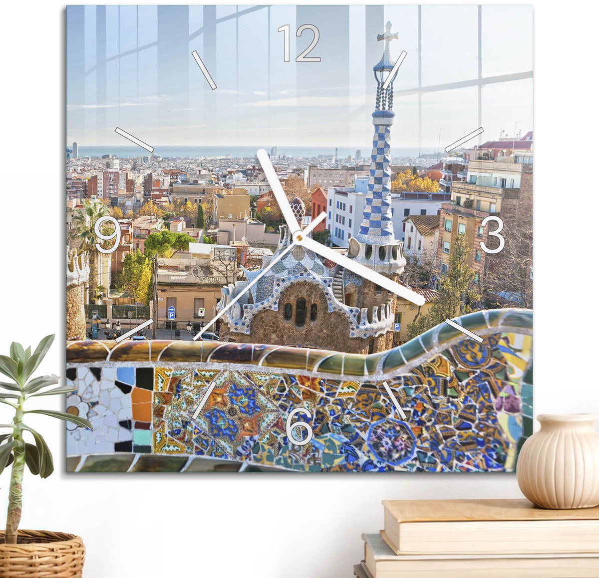 ArtPrintCave Blauw Glazen Klok - 30x30 cm - Wandklok Vierkant - Kleurrijk Panorama Unieke Klok - Architectuur Stille Wandklok - Witte Klokwijzers