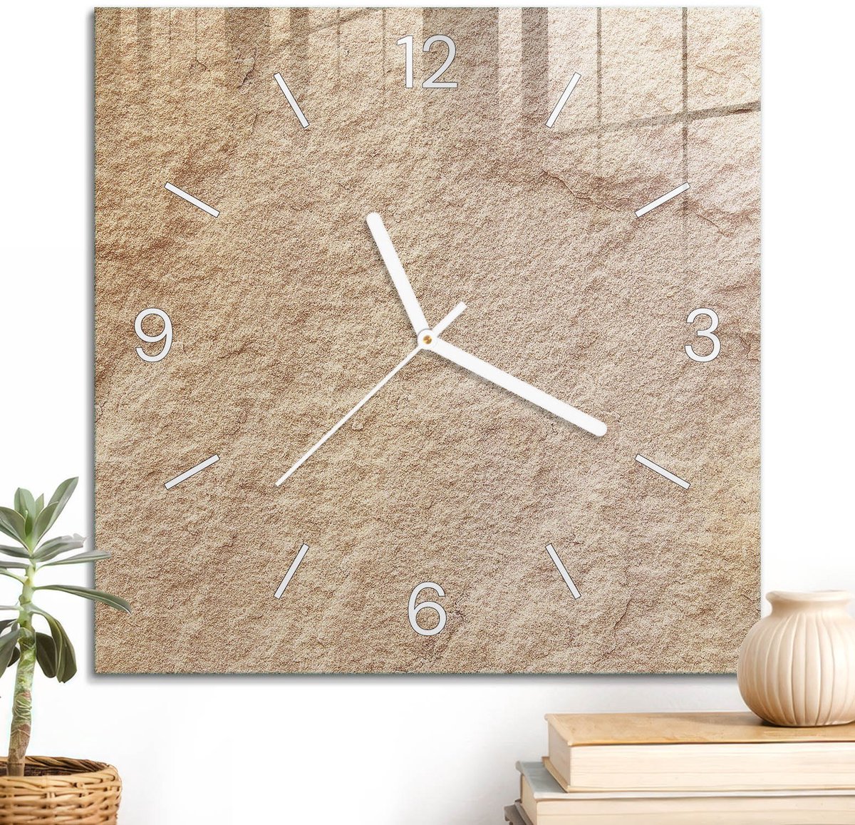 ArtPrintCave Beige Glazen Klok - 30x30 cm - Wandklok Vierkant - Beige Steen Stille Wandklok - Achtergronden En Patronen Wandklok Keuken - Witte Klokwijzers