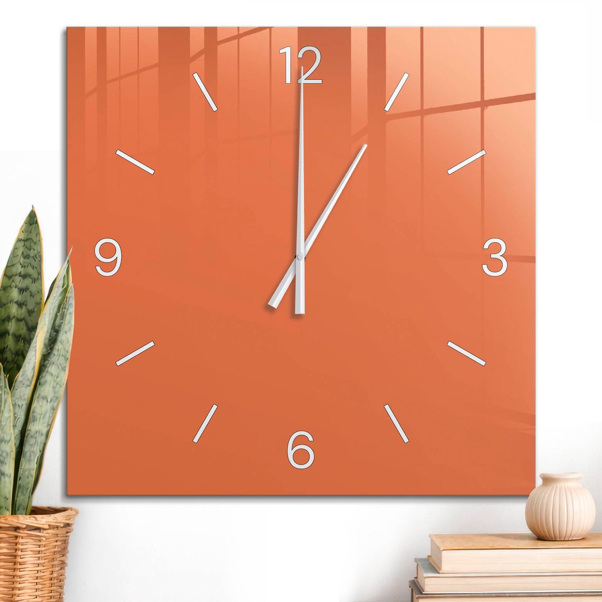 ArtPrintCave Oranje Glazen Klok - 60x60 cm - Wandklok Vierkant - Sterk Oranje Unieke Klok - Abstractie Stille Wandklok - Witte Klokwijzers