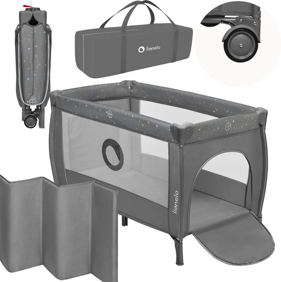 Grijs campingbed met zij-ingang, matras, transporttas en wielen.