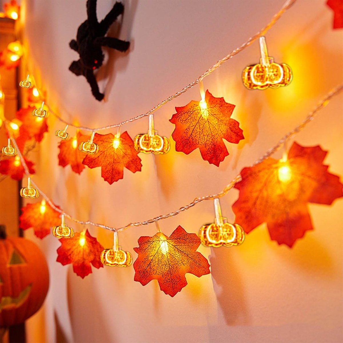 KZQ Halloween-decoratie – Buitenverlichting – Decoratieve herfstsnoerverlichting – Snoer met esdoornbladeren en pompoenen – Herfstsnoer met ranken en pompoenlampjes – 2 standen – 3.2 m, 20 leds
