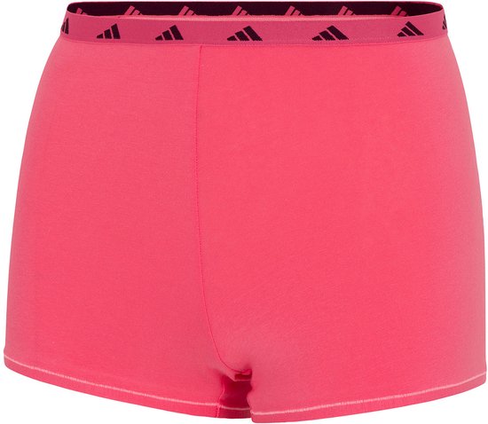 Roze adidas short met zwarte elastische tailleband voorzien van het adidas-logo.