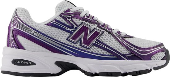 New Balance U740CG2 sneaker in wit met paarse en zilveren accenten. "N" logo op de zijkant.