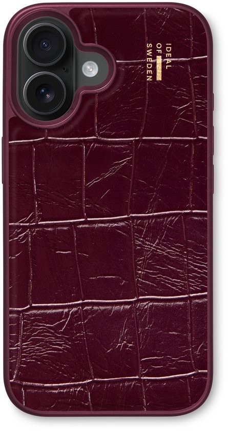 Coque de téléphone bordeaux avec imprimé croco et double découpe caméra. Logo doré 'IDEAL OF SWEDEN'.