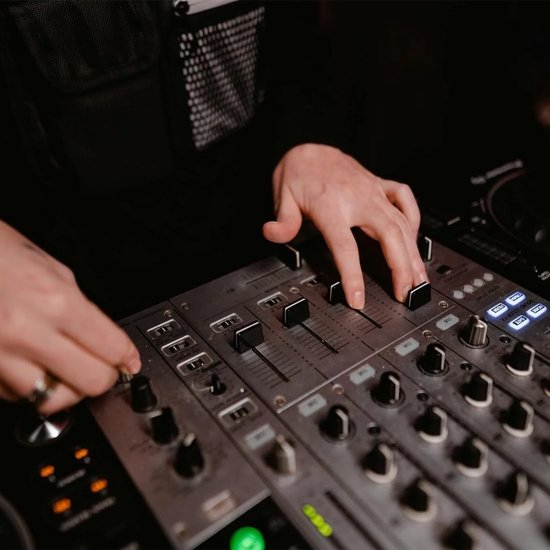 6x Vervangende Fader Hoods voor DJ Mixer, Eenvoudige Installatie, Stijlvol Zwart Ontwerp, Geschikt voor Pioneer DJM600 700 750 800 850 900 2000, DJ Accessoires — afbeelding 2
