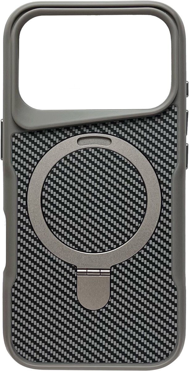 Hoesje Geschikt voor Apple iPhone 18 Pro - Zilver - Geschikt voor MagSafe - Luxe Casemania Carbon Back Cover met Kickstand Ring en Verhoogde Camera Veiligheidsranden