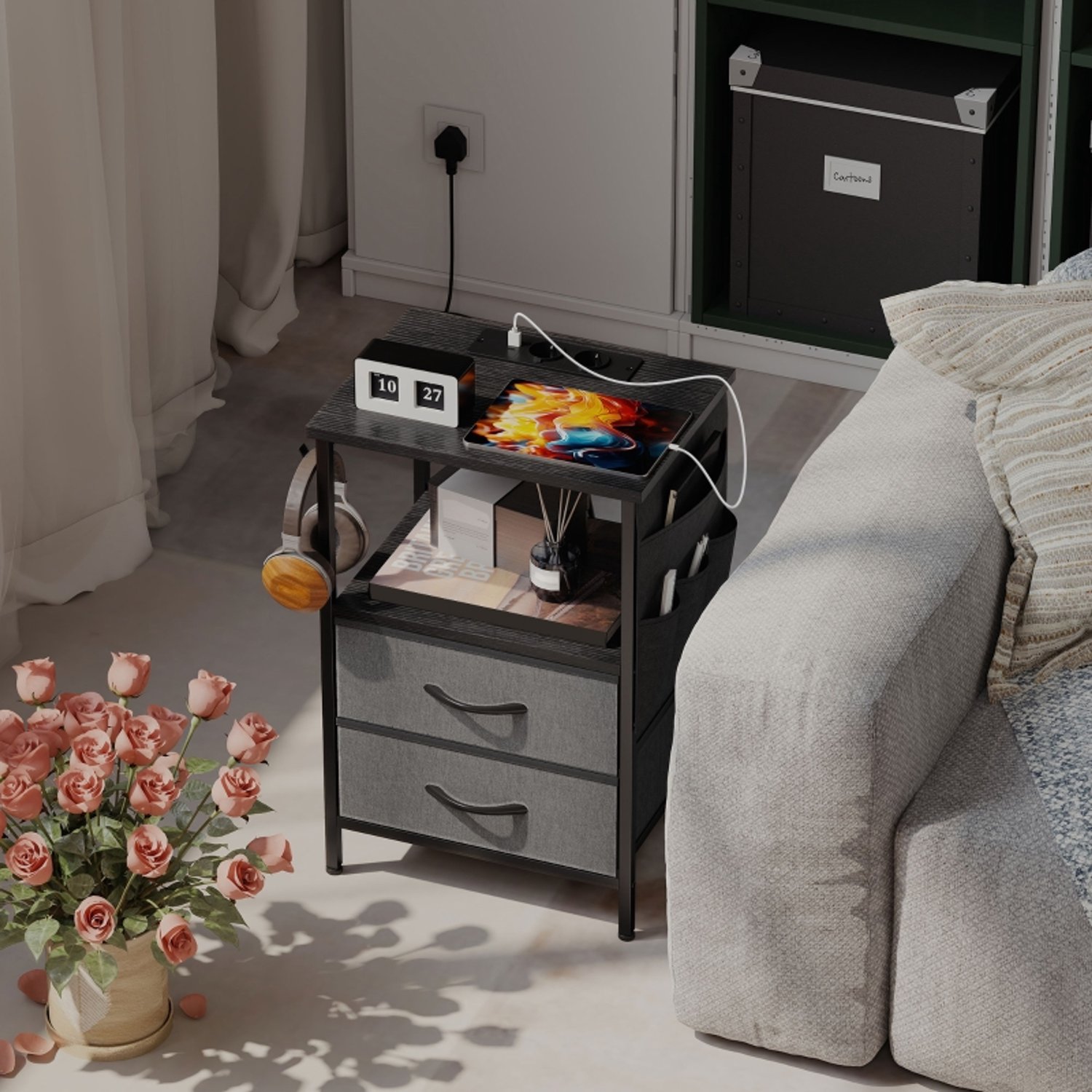 WUVRIE Bijzettafel 40 x 30 x 60 cm - Met oplaadstation, 2 lades en haken - Zwart