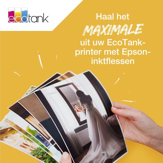 Handen houden fotoprints vast tegen een gele achtergrond met de tekst: Haal het maximale uit uw EcoTank-printer.