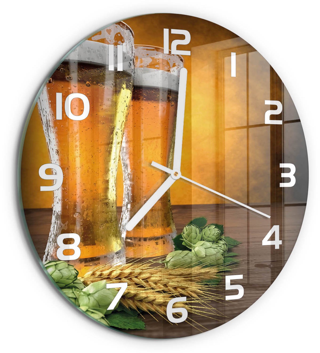 TULUP Wandklok - Twee glazen bier Glazen Wandklok Design - fi30 cm - Oranje Klok Glas Met Opdruk - Witte handen - Ronde Klok - Wandklok Glas Met Motief - Decoratieve Glazen Klok
