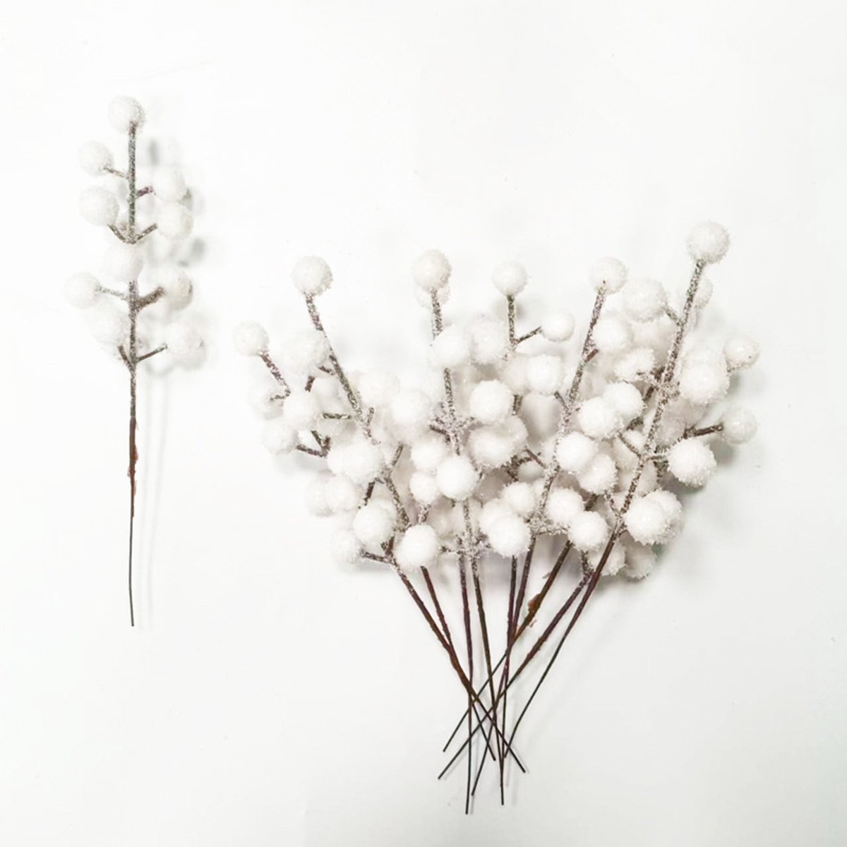 Kunst sneeuw bessen dennentakken, kerst steekbloemen, kerstboom decoratie takken, besneeuwde bessentakken, DIY kerstkrans materiaal, 2 soorten elk 10 stuks kerst decoratie – foto 2