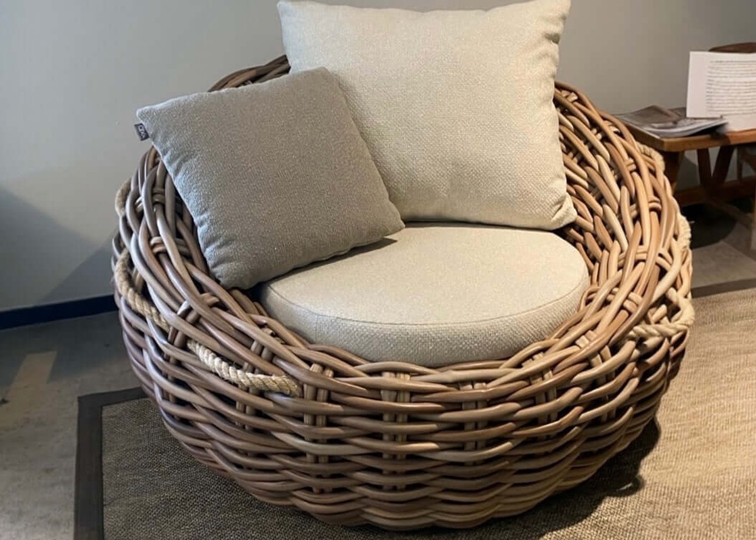 Apple Bee Cocoon Loungestoel - Mokka - Biculair Vlechtwerk