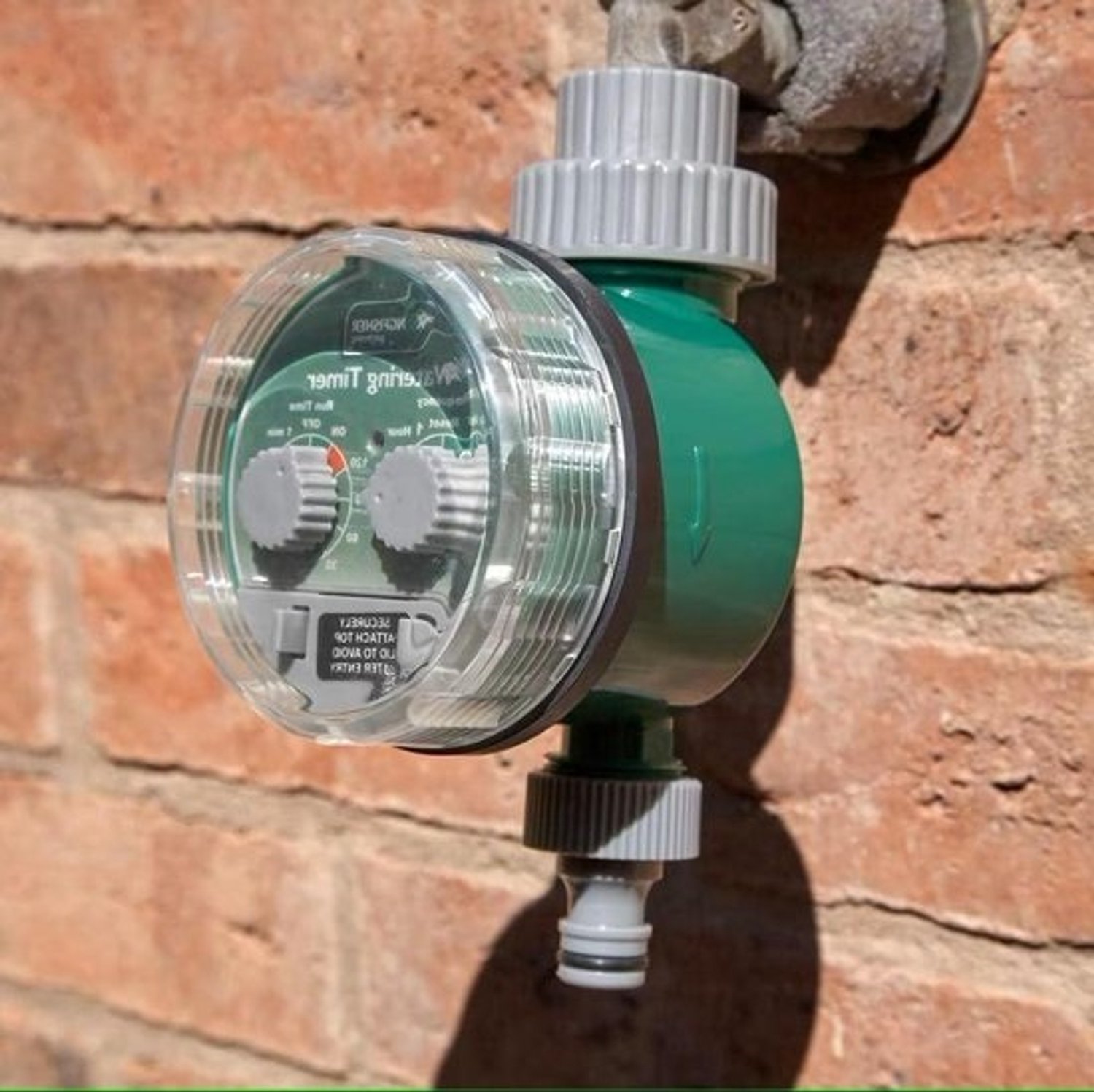 Timer voor de tuinslang - regelaar voor een tuinirrigatiesysteem - timer voor bewatering van tuinsystemen - besturing voor druppelirrigatie - gazon en planten.