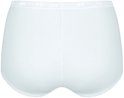 Achterkant van een witte Sloggi maxi-slip met een kanten boord langs de taille en beenopeningen.
