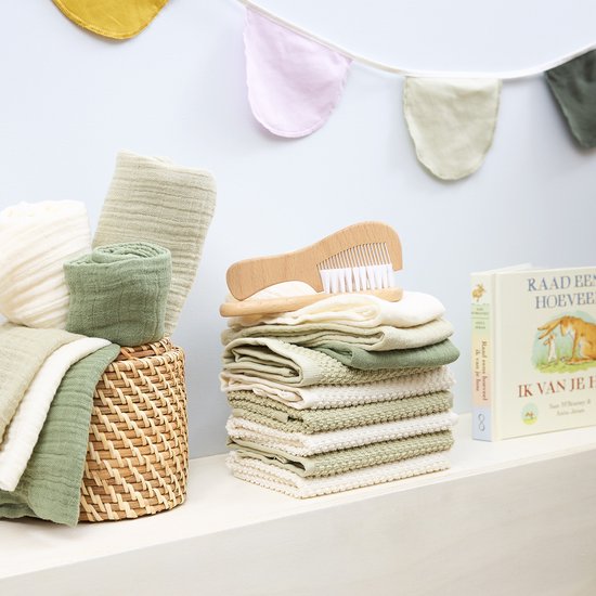 Meyco Baby Uni Monddoekjes - 3 Stuks - Pre-Washed Hydrofiel - 30 x 30 cm - Naturel/Soft Olive/Olive Green van Meyco — afbeelding 2