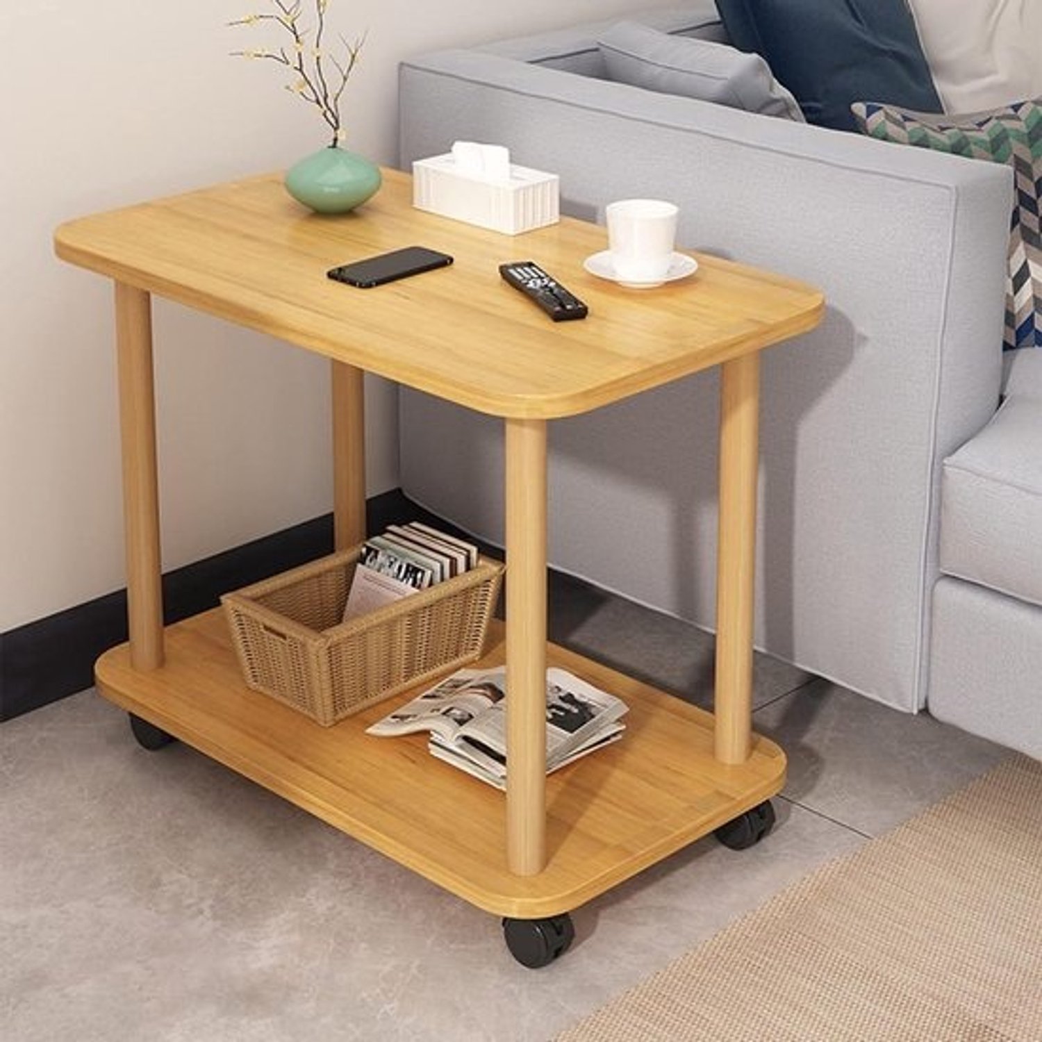 Houten Bijzettafel - Verrijdbare Tafel - Opbergen en Decoreren - 2 Niveaus met Wielen - Smalle Uitvoering - Houtkleur