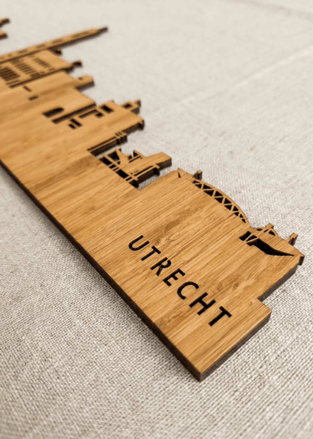 Houten Skyline Utrecht | Wanddecoratie voor aan de muur | Bamboe | 70 x 14 cm
